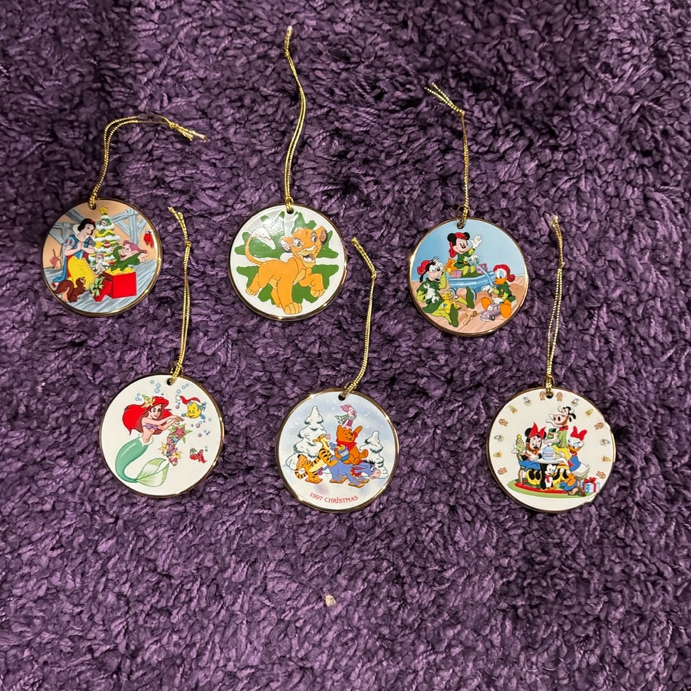 Vintage Disney/ Grolier porcelain ornament lot of 6
Mickey Minnie Pooh
